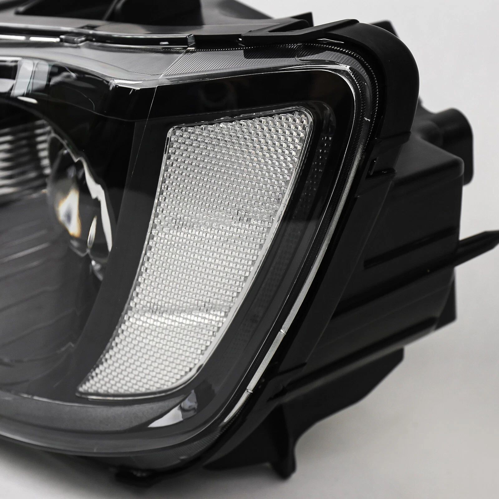Vänster halogenstrålkastare med LED-varselljus (CHRYSLER 300 15–23) - 9