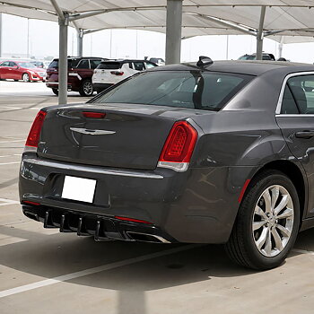 V1-bakdiffuser – blanksvart (CHRYSLER 300 15–23)