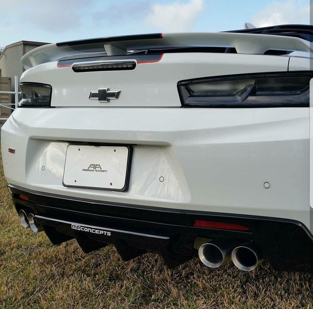 Bakre diffusor ZL1 / SS-stil med fenor/ 4 utblås (CHEVROLET CAMARO 2016-2023 alla utom ZL1) - 4