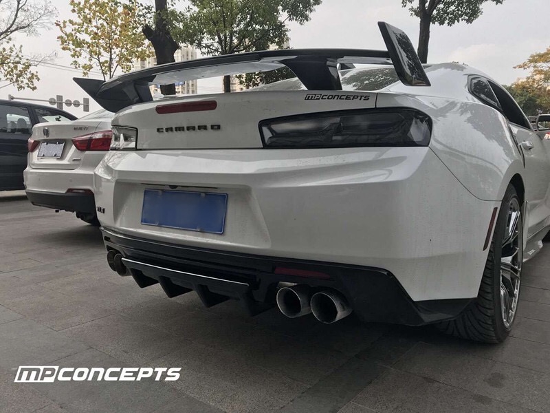 Bakre diffusor ZL1 / SS-stil med fenor/ 4 utblås (CHEVROLET CAMARO 2016-2023 alla utom ZL1) - 5