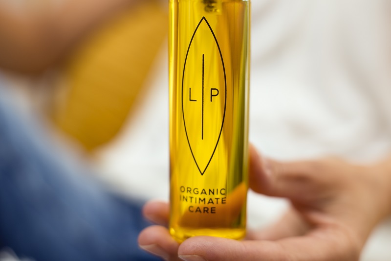  Lip Intimate Care Cleansing + Moisturising Oil, Sea Buckthorn & Fragonia - 2