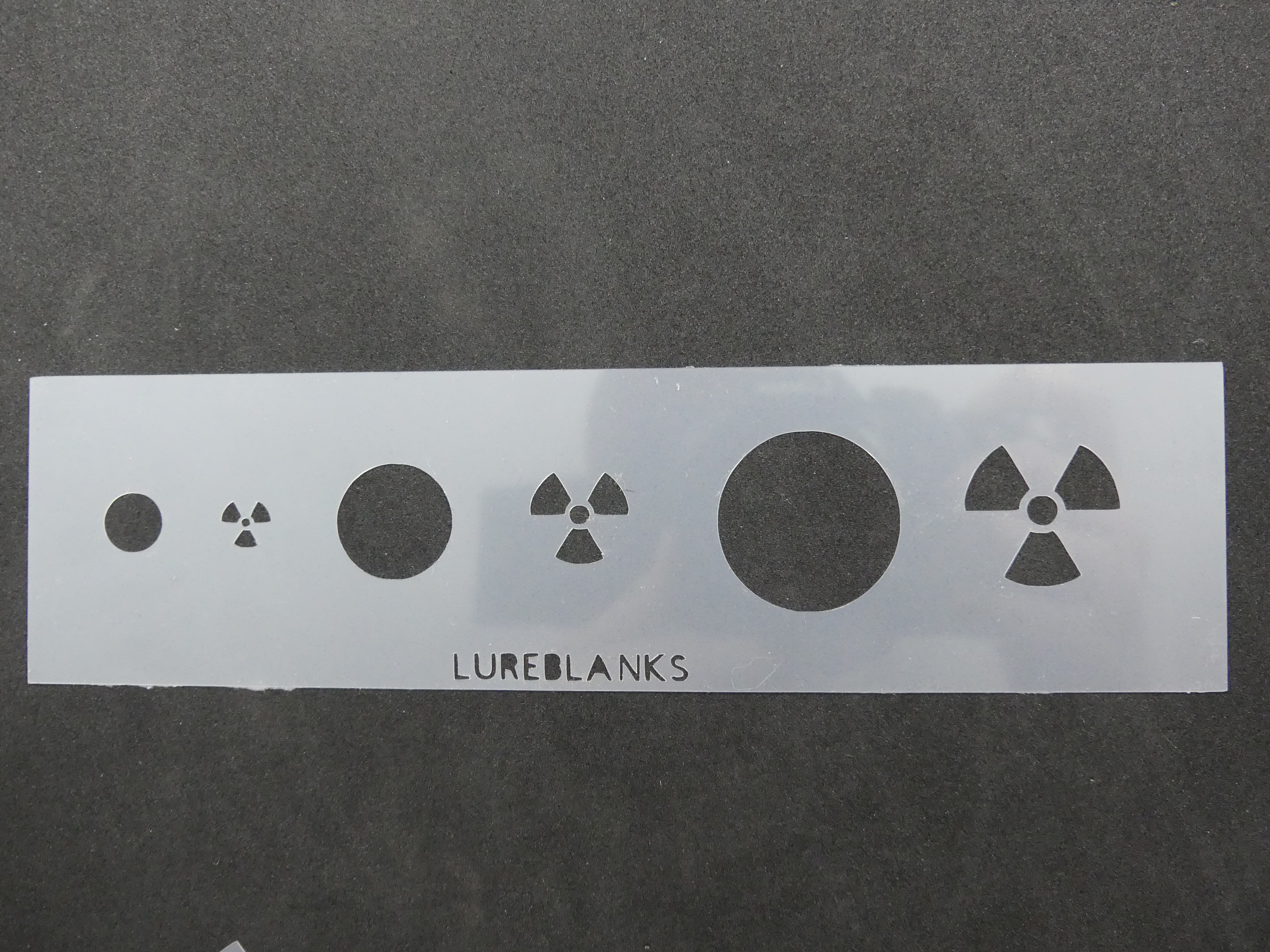 Schablon 19,5 cm x 5 cm: Nuclear