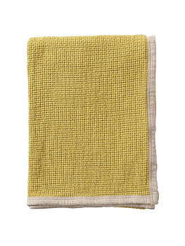 SLUTSÅLD - Dècor  bomullspläd mustard by Klippan Yllefabrik.