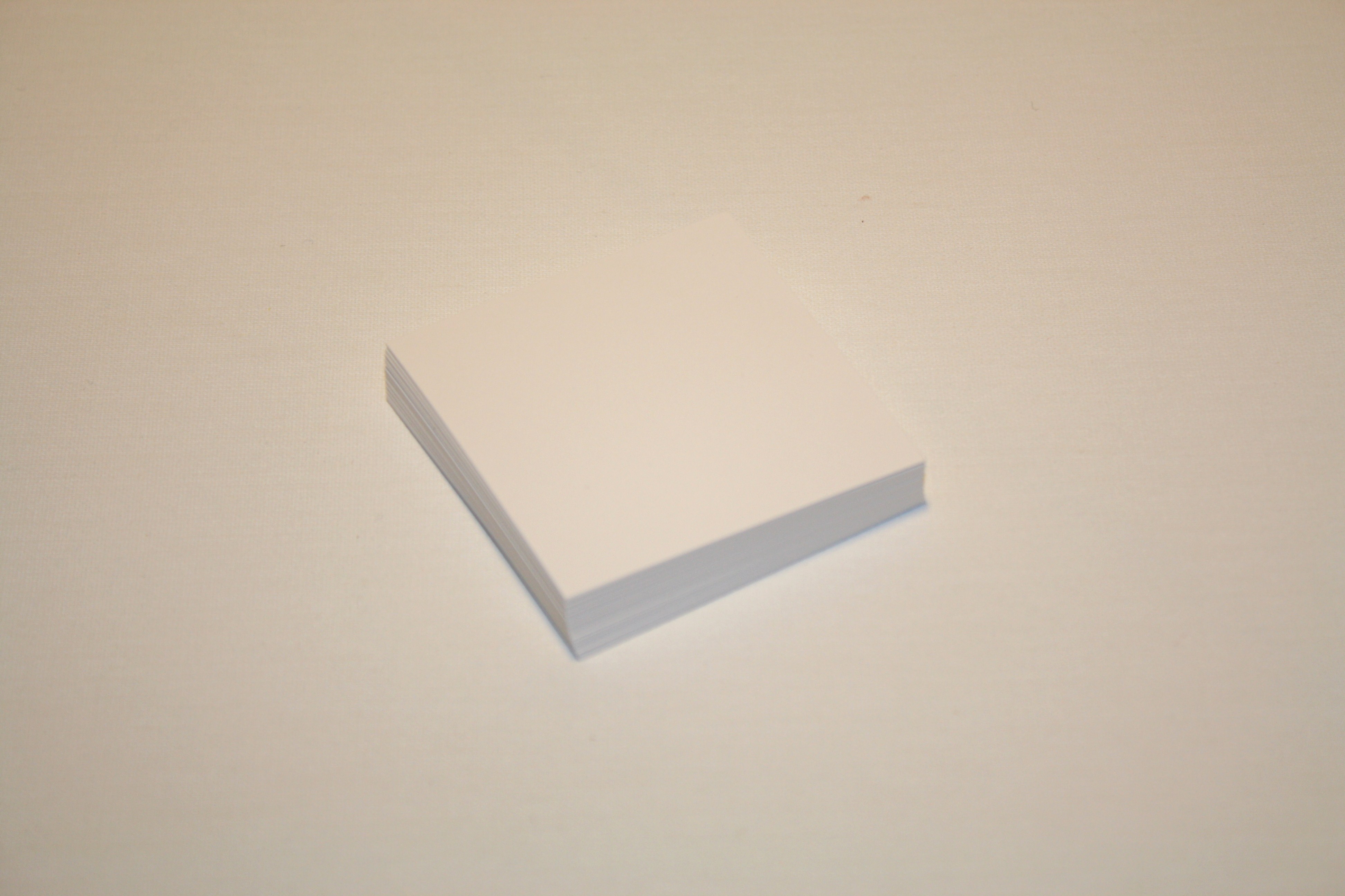 Vita kort 6x6 cm