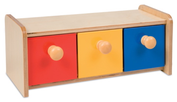 Box med färgade lådor