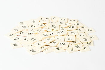 Brickor till hundrabrädet 
