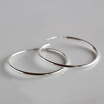 Hoop earrings in silver
