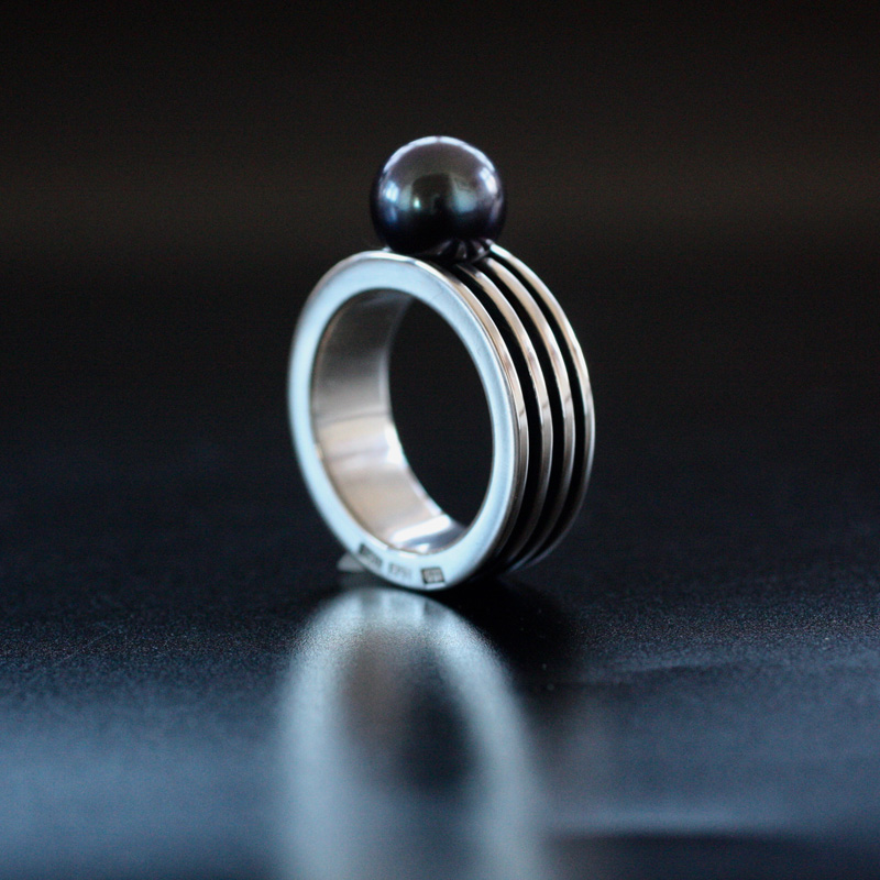 Cylinder -sterling silver ring with pearl