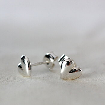 Kompass - sterling silver heart stud earring 