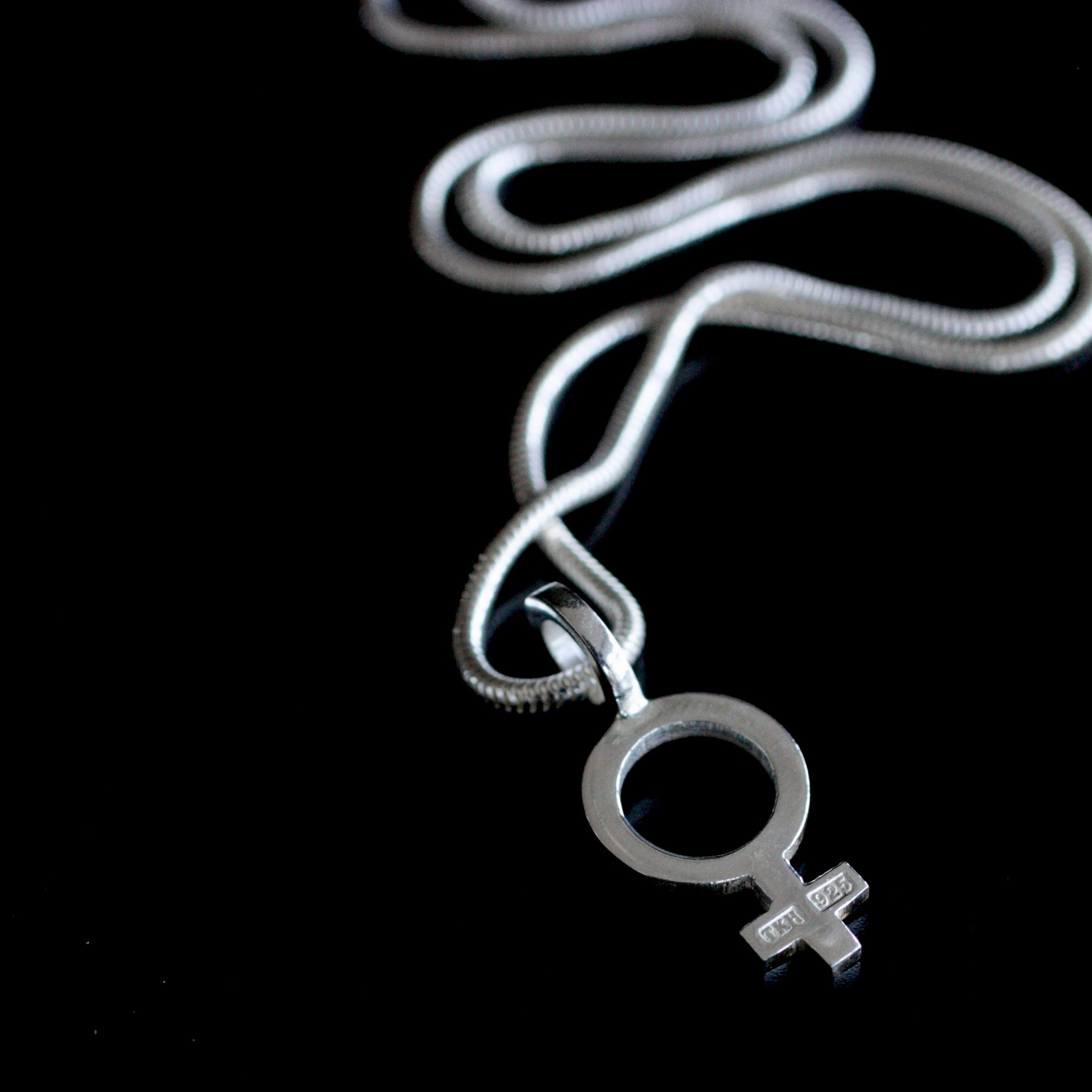 Kompass - sterling silver venus sign pendant - 4