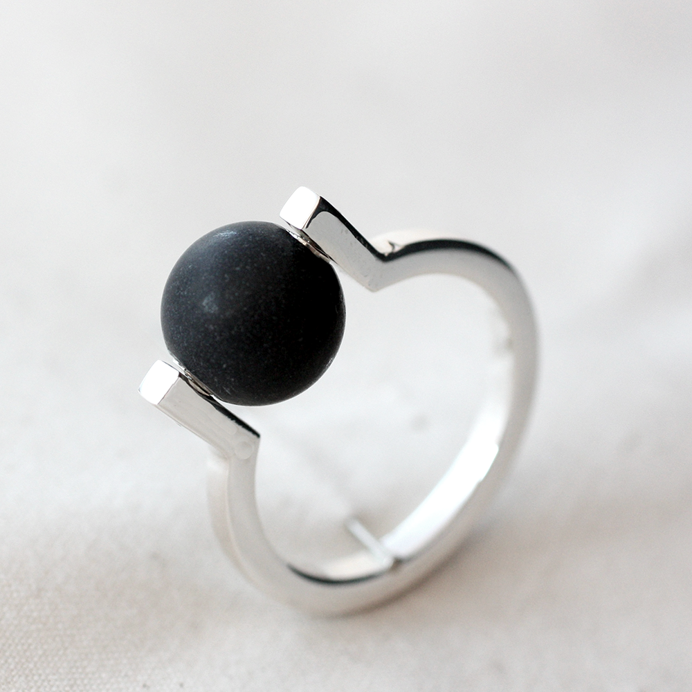 Logg - ring i silver med kulformade stenar - 4