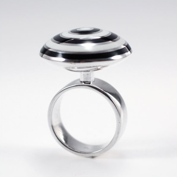 Virvel - sterling silver ring with enamel