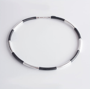 Vattring - striped sterling silver necklace