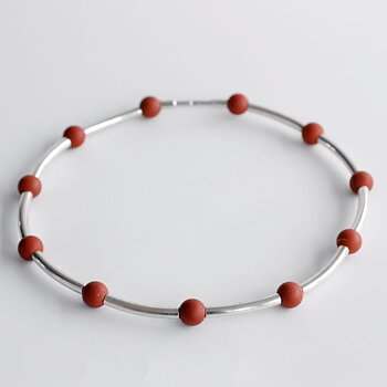 Vattring - sterling silver necklace with bullet shaped stones