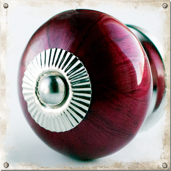 Pärlemor, rödbrun rund knopp - silver