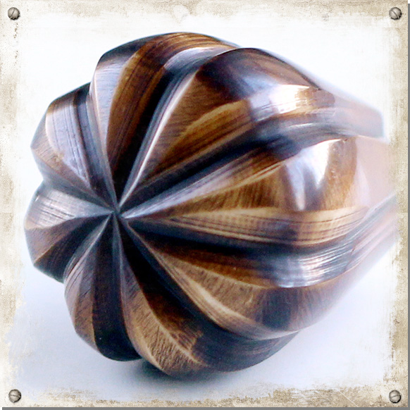 Knauf, braune Blume