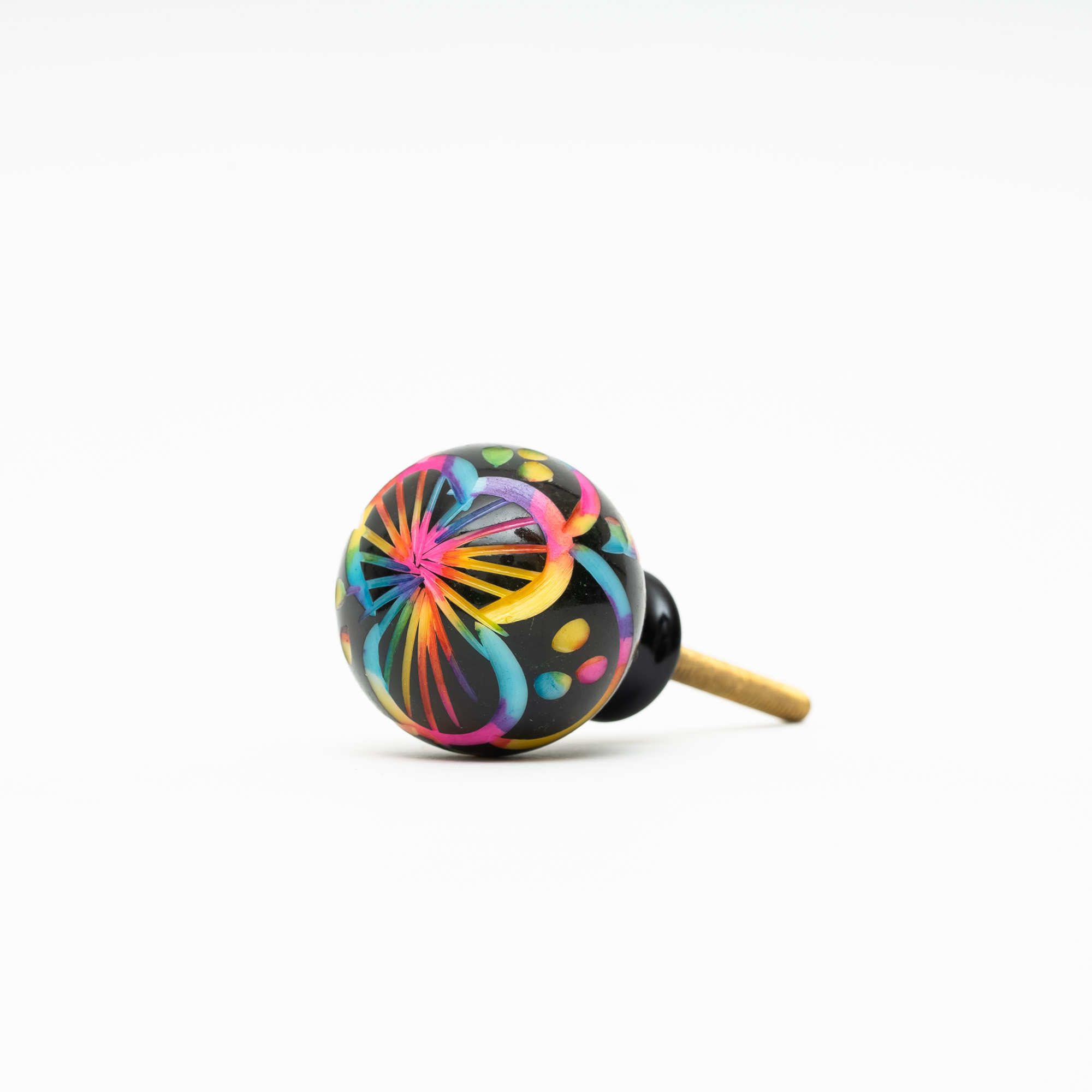 Runder Kinderknopf in Schwarz mit Muster in Neonfarben