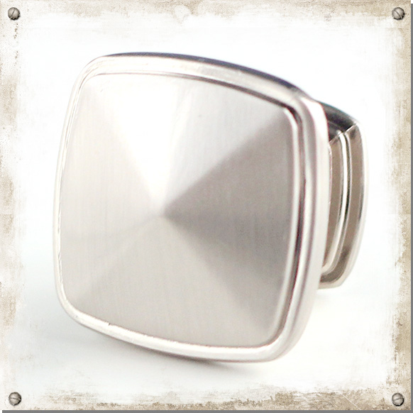 Kleiner Metallknauf quadratisch, silberfarben