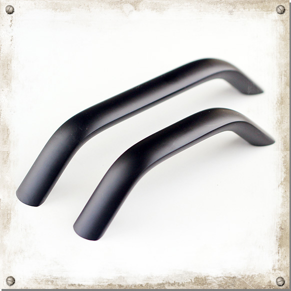 Clara-Stina tirador negro - c/c 96 mm - Perfecto para puertas de cocina y armarios