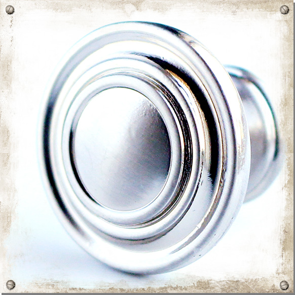 Kleiner Metallknauf, silberfarben