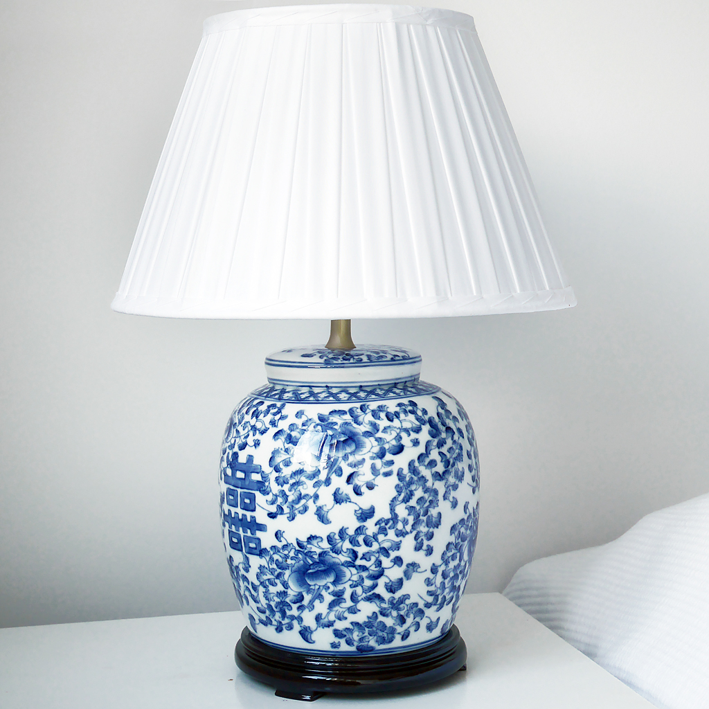 Handsydd veckad lampskärm (chintz)