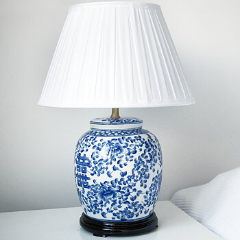 Handsydd veckad lampskärm (chintz)