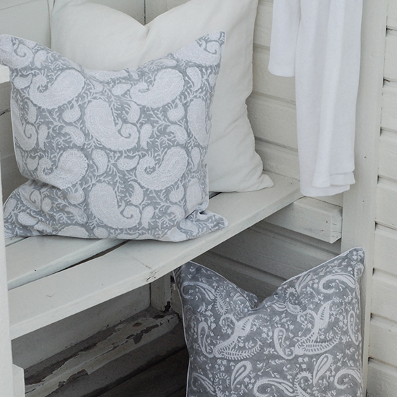 Kuddfodral Big Paisley Light Grey - 2