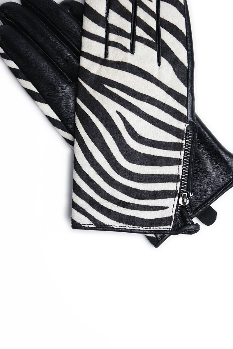 Maya  - Zebra Gloves - 3