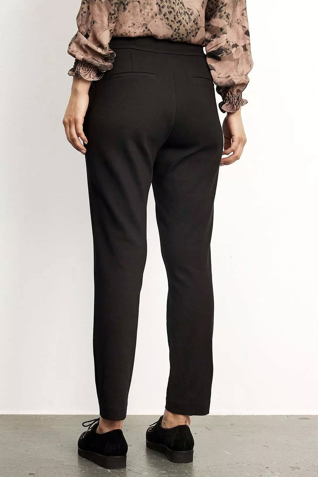 In Front -Erica Pants Black - 3