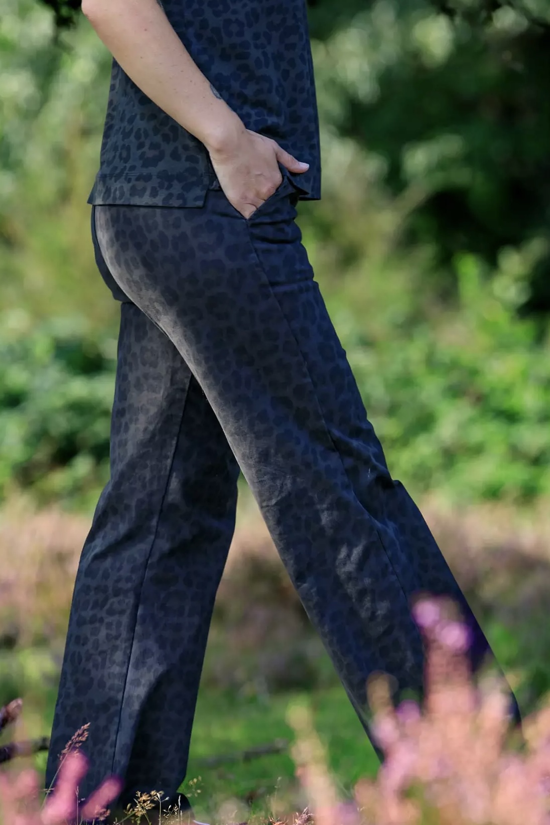 Black Colour - Abbie Box Stretch Pant Grey Leopard - 3