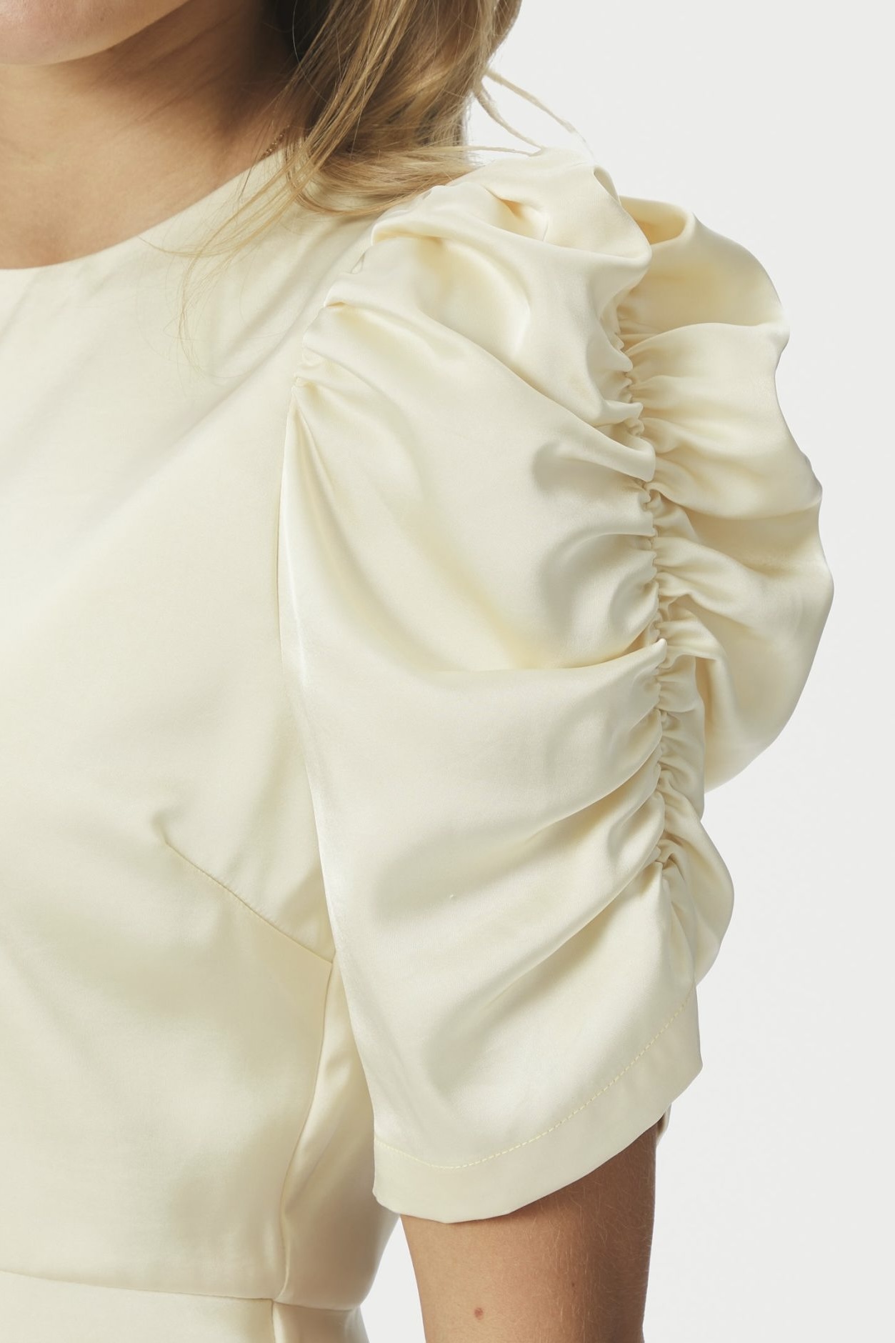 Neo Noir  - Benua Heavy Sateen Blouse  Light Yellow - 4