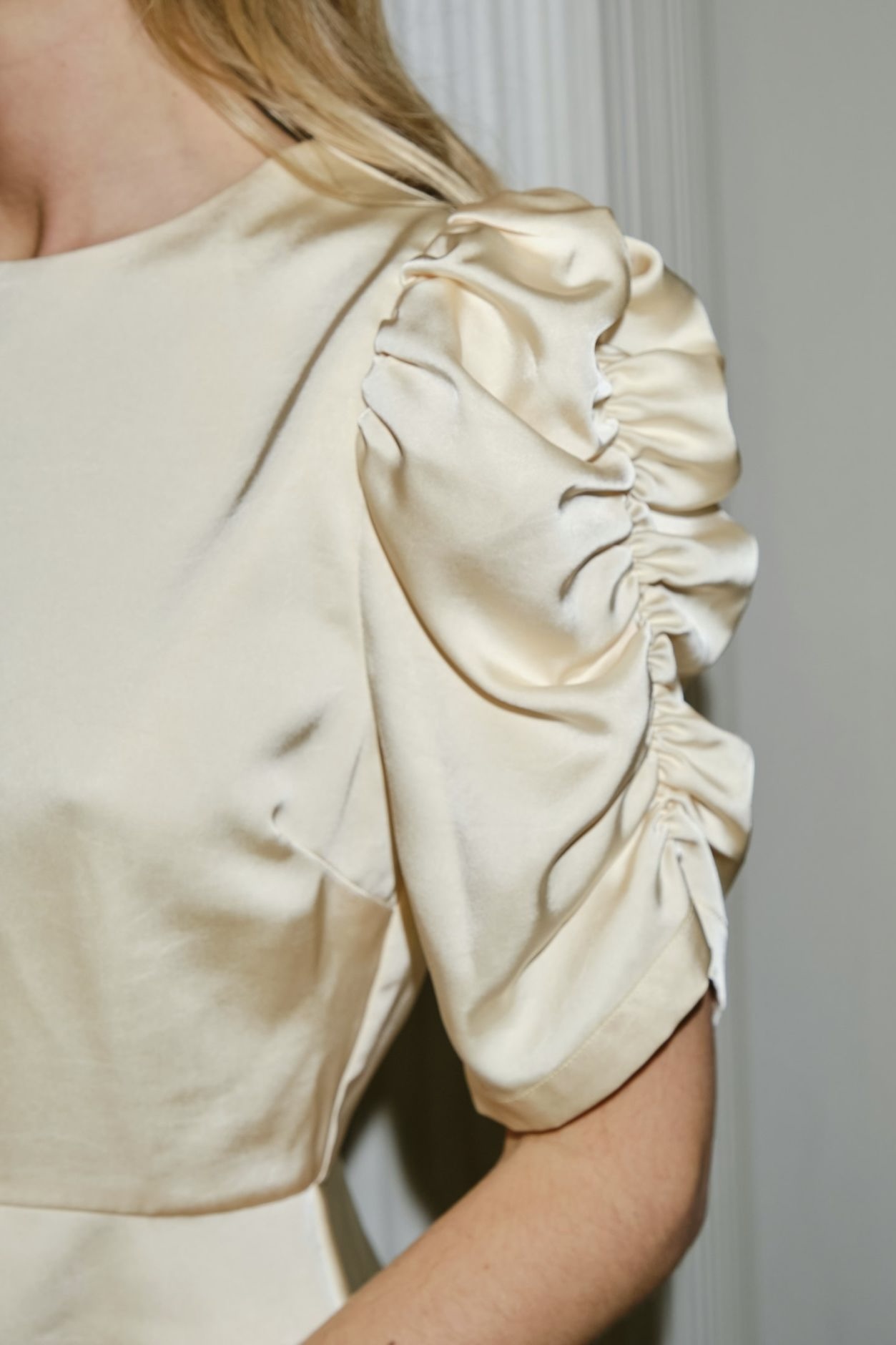Neo Noir  - Benua Heavy Sateen Blouse  Light Yellow - 9