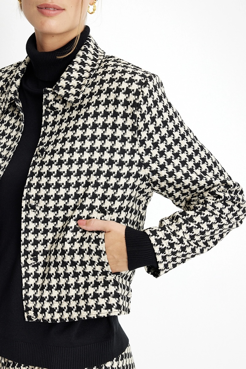  In Front -  Alva Jacket Black - 4
