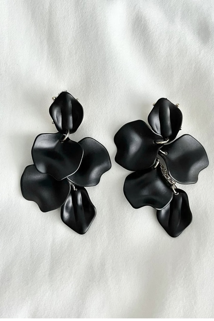 Bow 19 - Leaf  Earrings Pearl Black