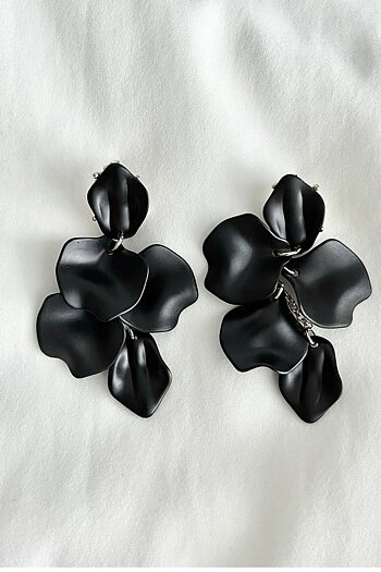 Bow 19 - Leaf  Earrings Pearl Black