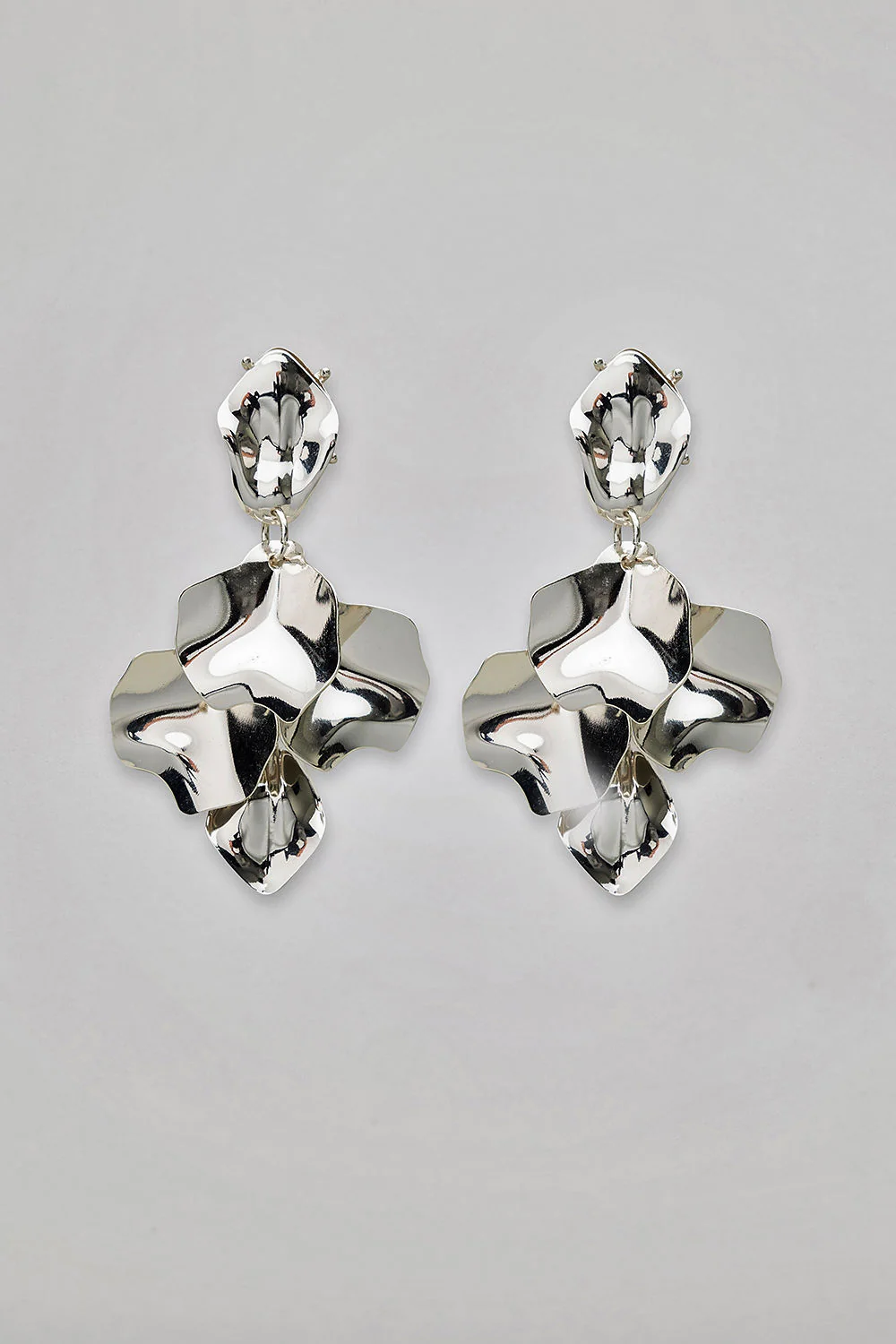 Bow 19 - Leaf Clip On Earrings Metallic Silver