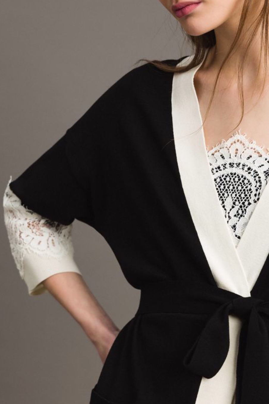 Twin Set - Two-Tone Cardigan With Lace - 5