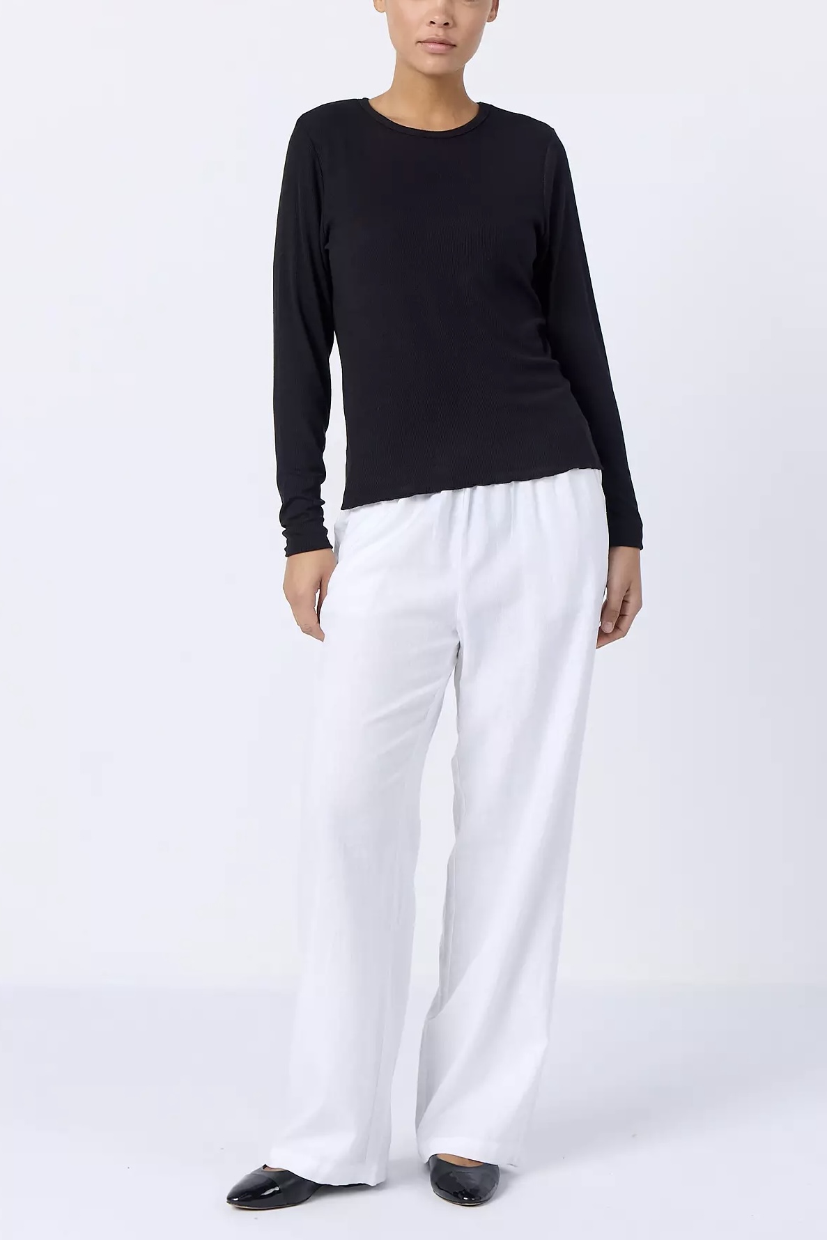 Leveté Room - Ika 4 T-Shirt Black - 2