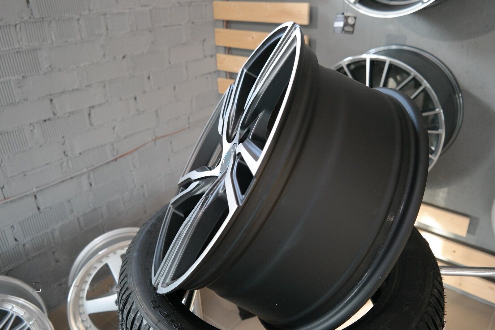 21" R spoke Matt black/polished 5x108 - 3