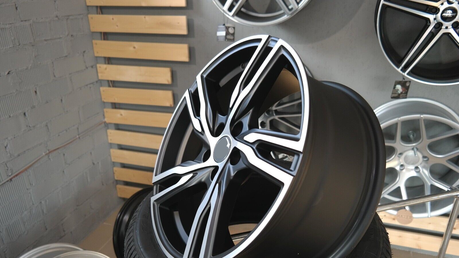 21" R spoke Matt black/polished 5x108 - 2