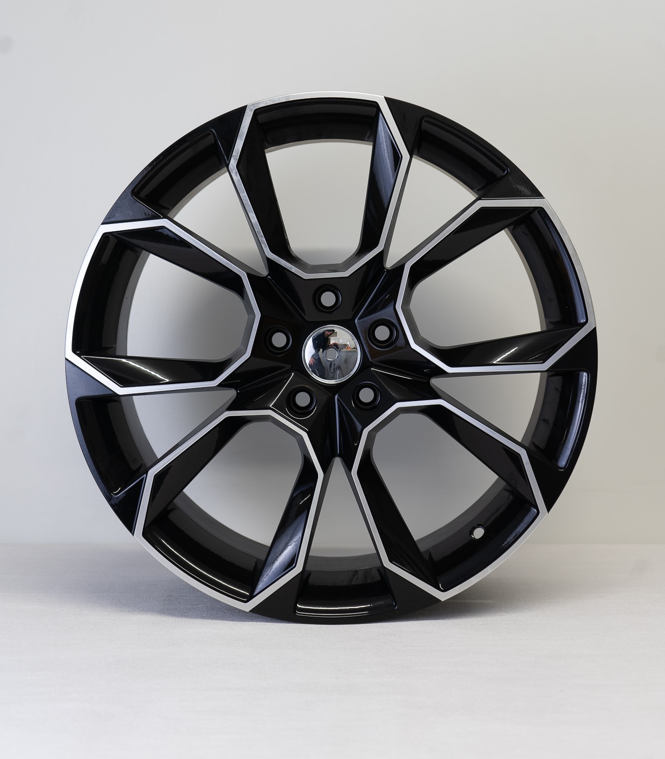 18" VRS Style Black/pol 5x112