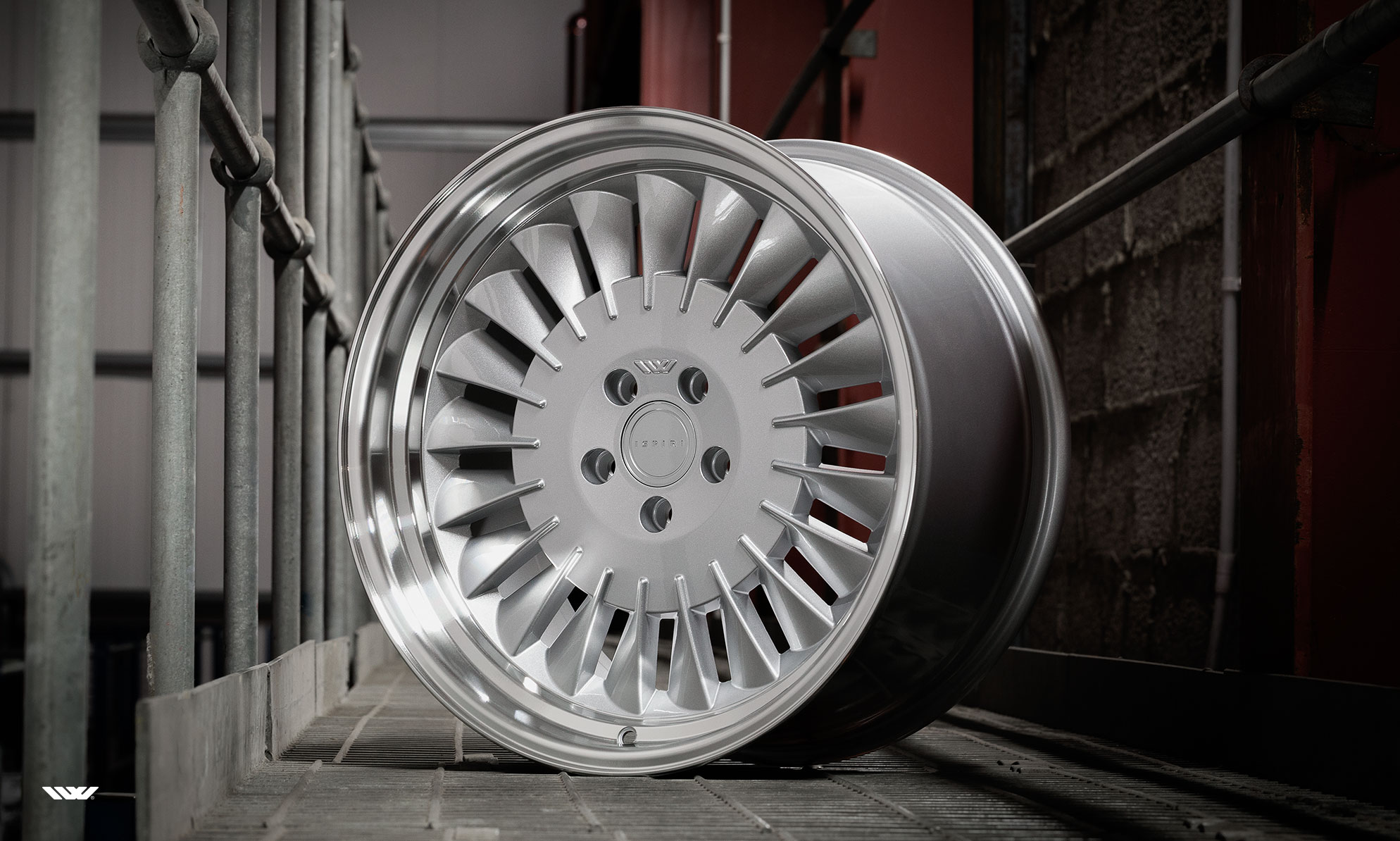 18" Ispiri CSR1D Silver/polished 5x100 - 7