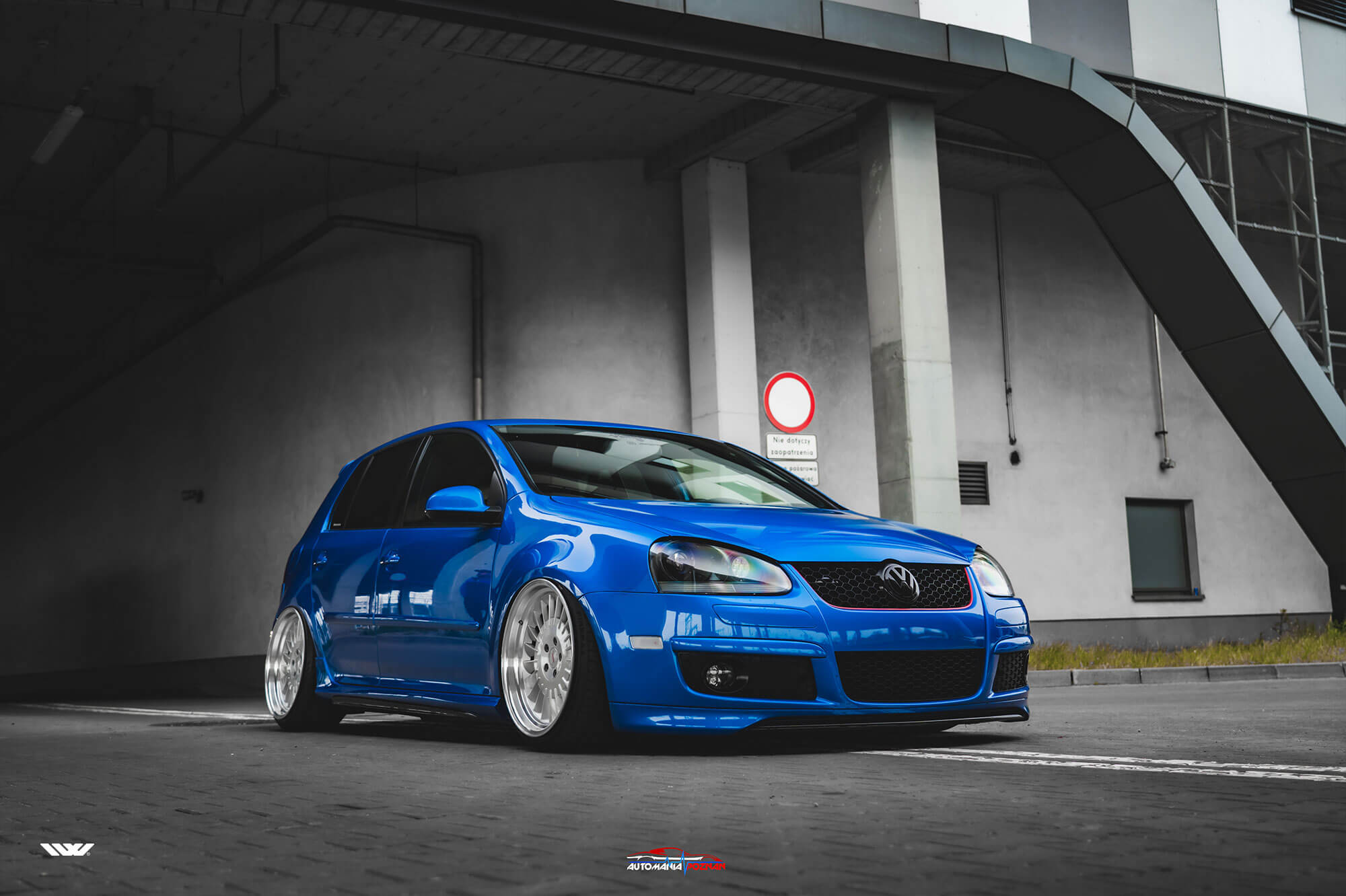 18" Ispiri CSR1D Silver/polished 5x100 - 4