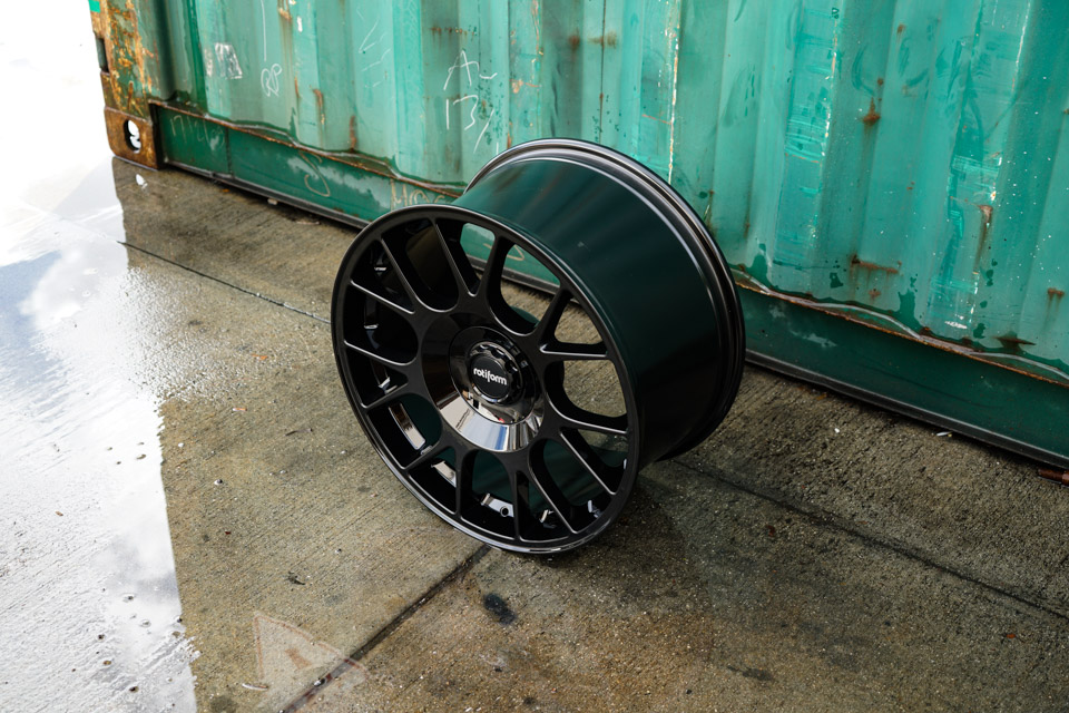19" Rotiform TUF-R black 5/112 - 2