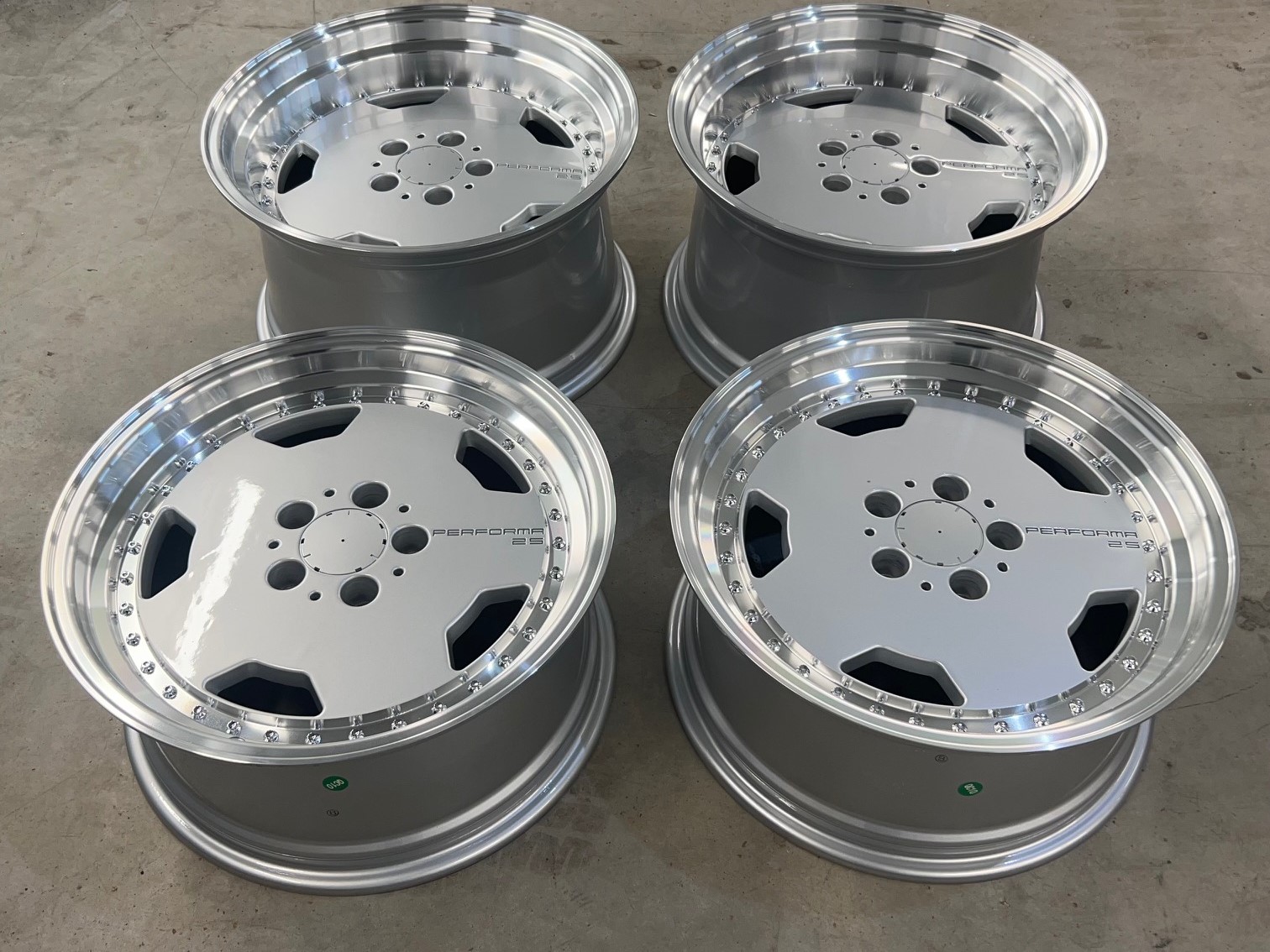 18" Perform25 5x112