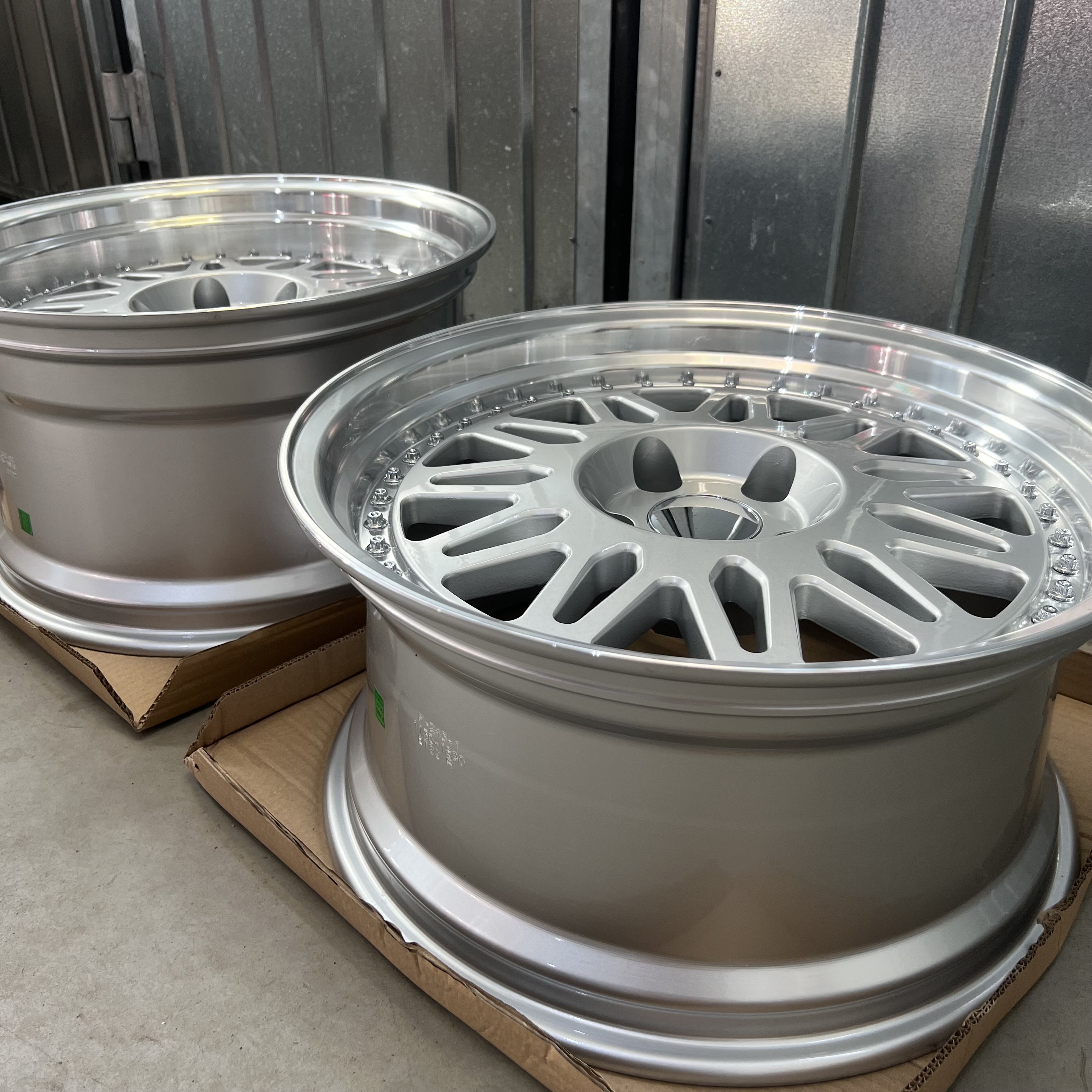 18" Haxer HX28 Silver/pol 5/120 - 2
