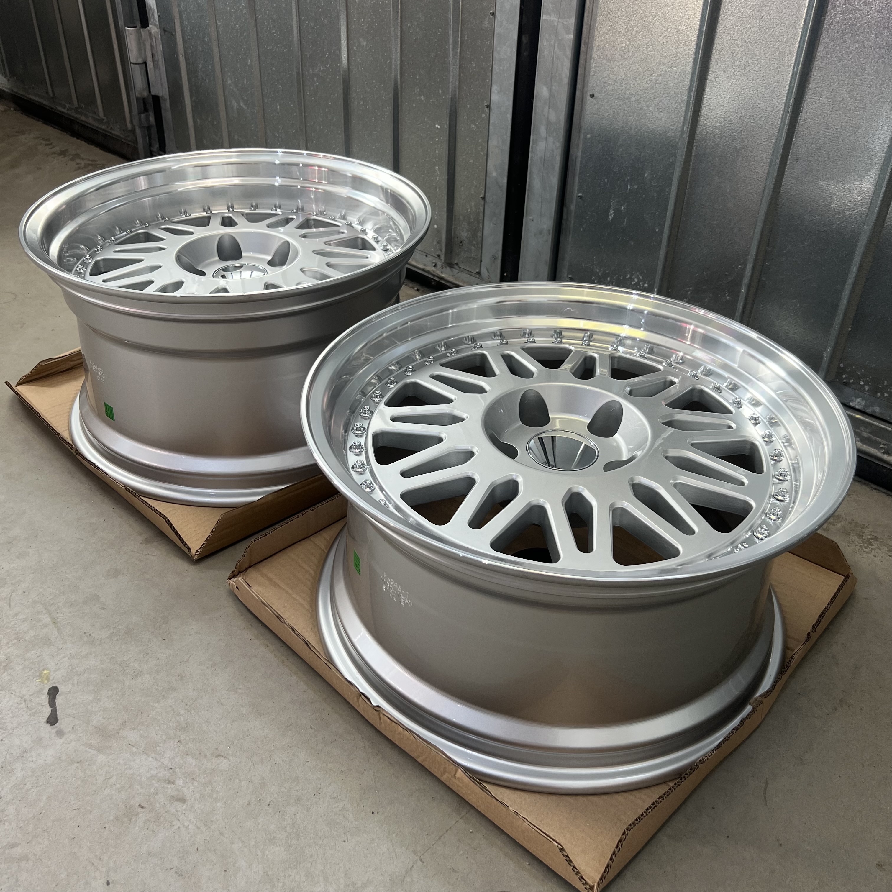 18" Haxer HX28 Silver/pol 5/120 - 3