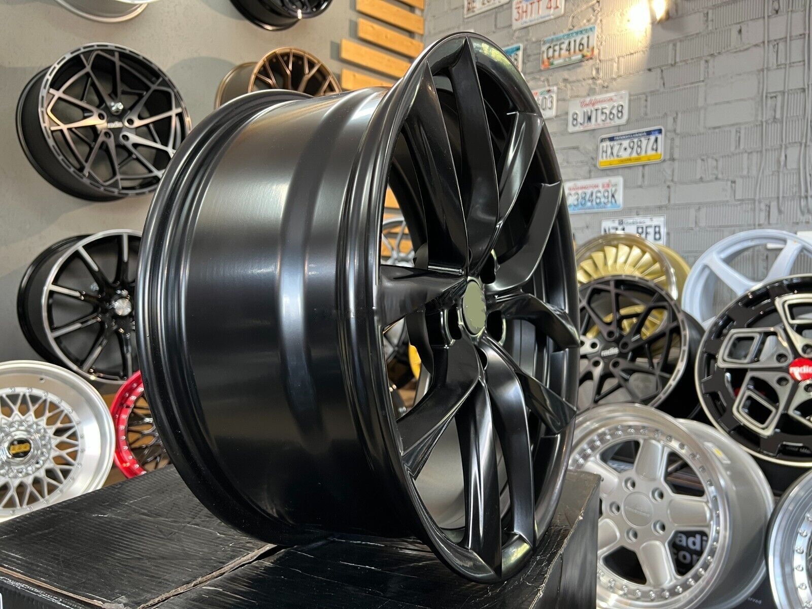 21" TMX Aero Satin black 5x114,3 Tesla - 2