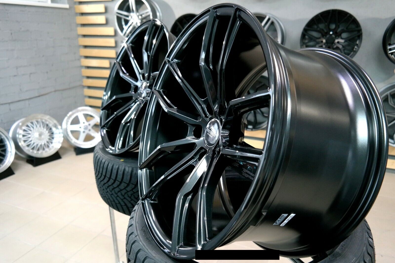 22" Forzza Sigma Gloss black 5/120 - 3