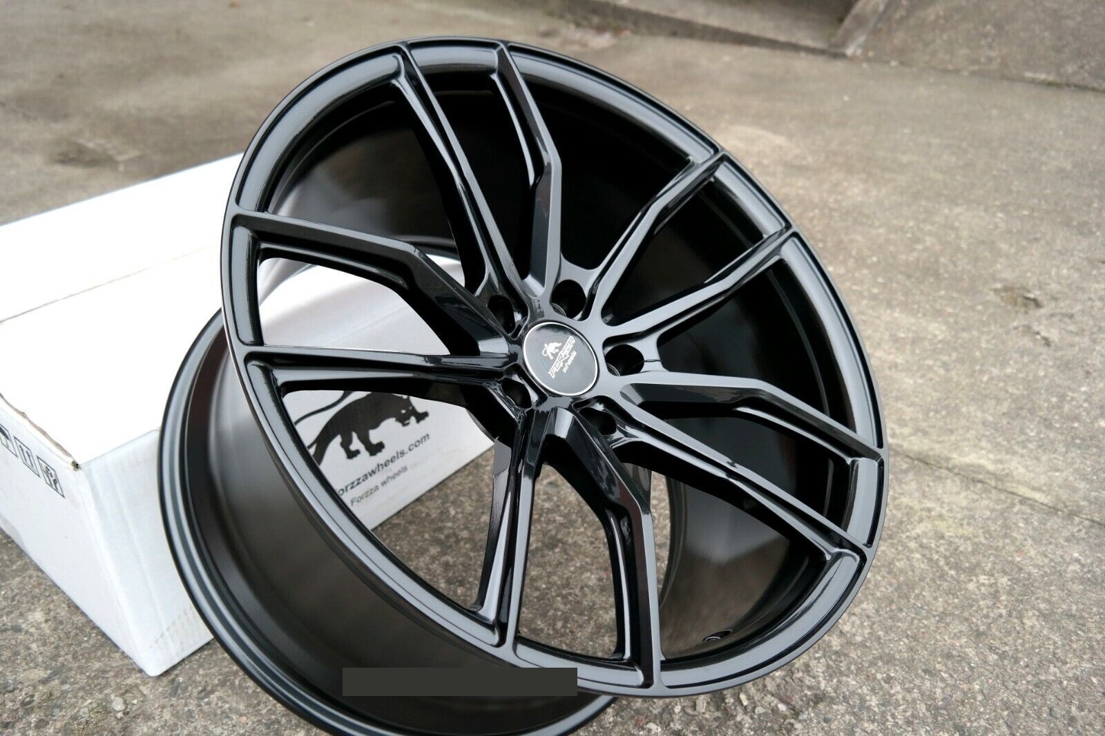 22" Forzza Sigma Gloss black 5/120